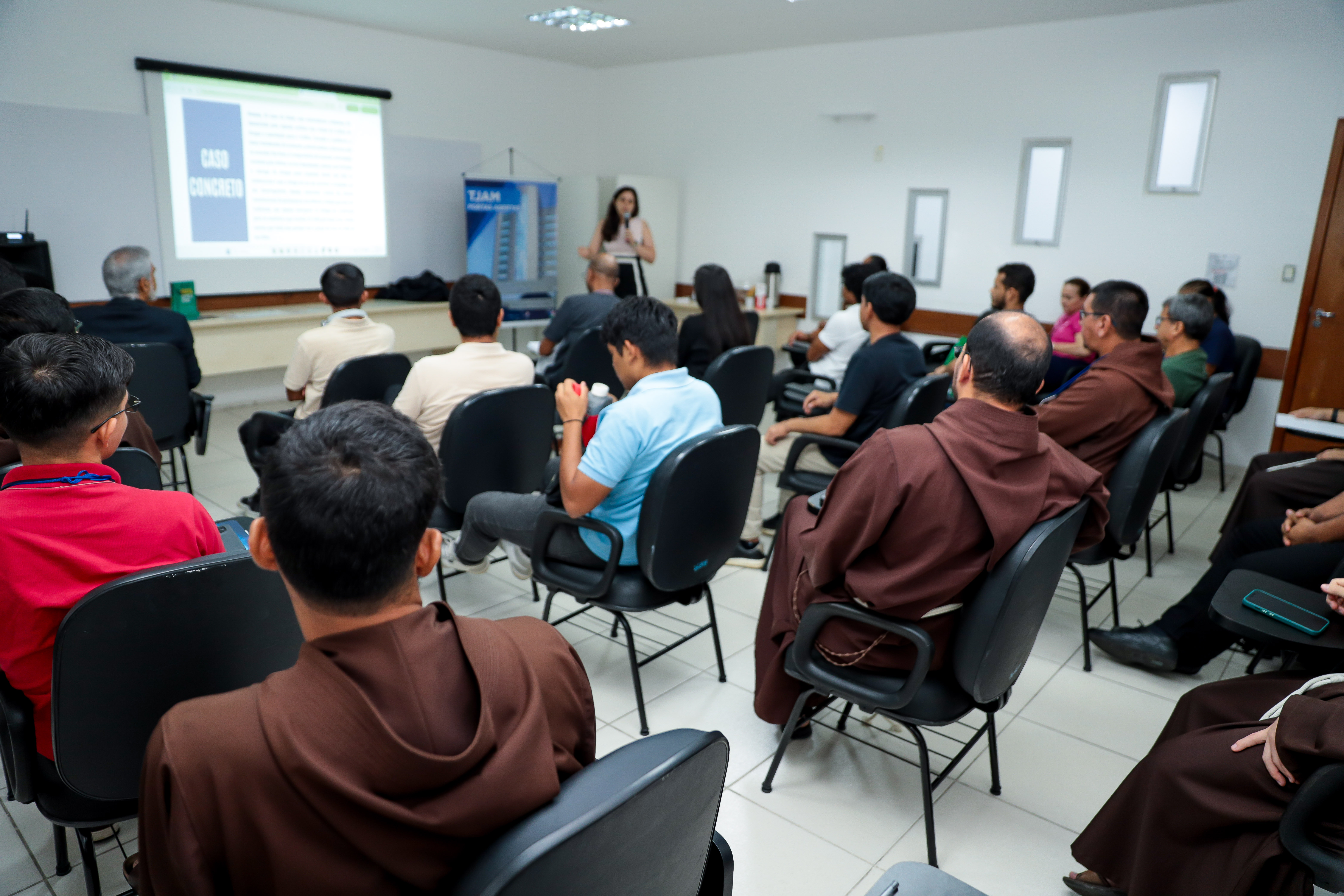 20251112---esmam-realiza-mais-uma-edio-do-projeto-portas-abertas-com-palestra-para-acadmicos-da-universidade-catlica-de-filosofia_54918678777_o